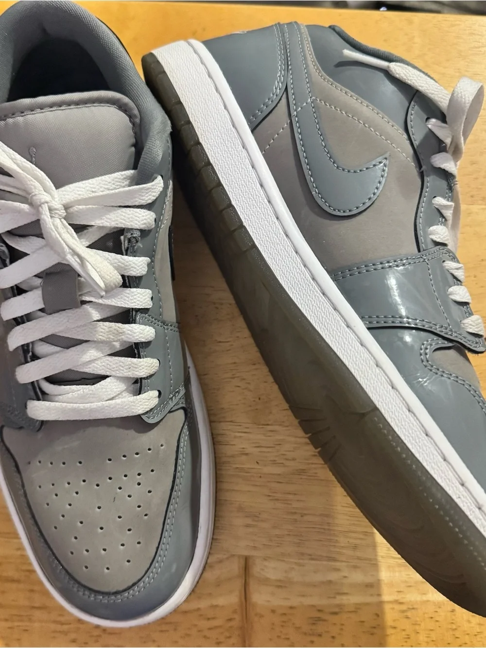 Men's Jordan 1 SE Low White and Gray Low-Top sneakers size 8.5